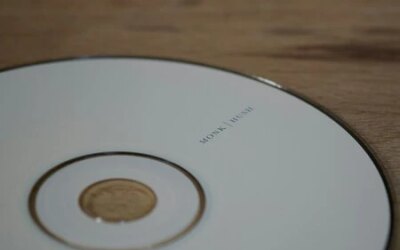 En la era del MP3, Sony quiso frenar la copia de música… y cometió el gran error de meter malware en sus propios CD